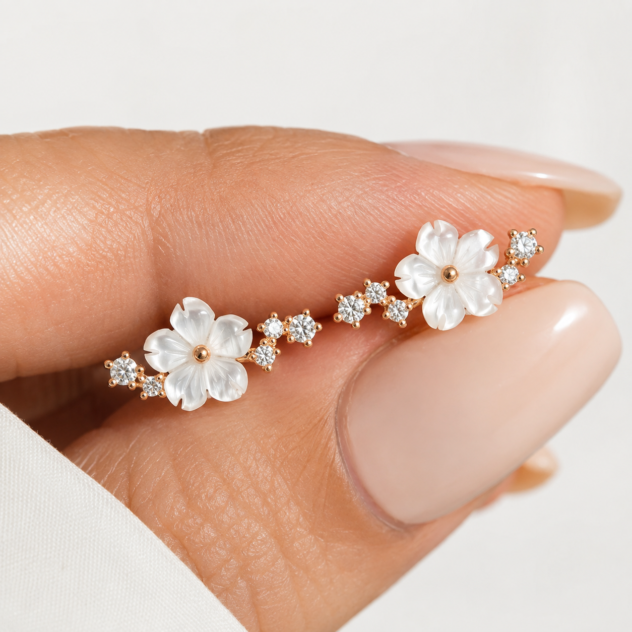 Aurora di Perla™ — Orecchini Fiore di Luce